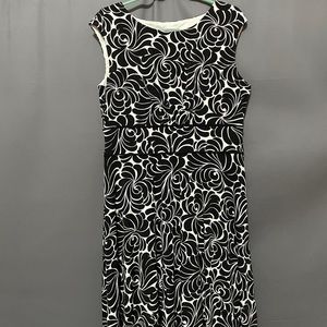 Size 16 knee length sleeveless dress